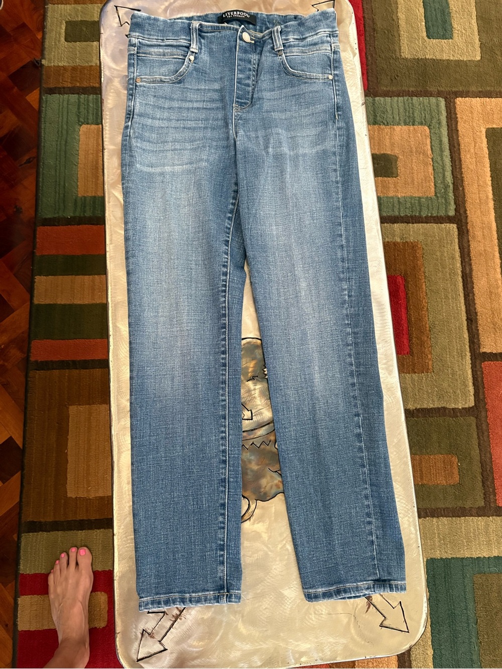 Liverpool Straight Leg Jeans in Light Blue Wash